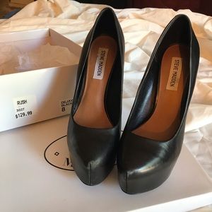 Steve Madden Black Dejavu Pumps ❤️